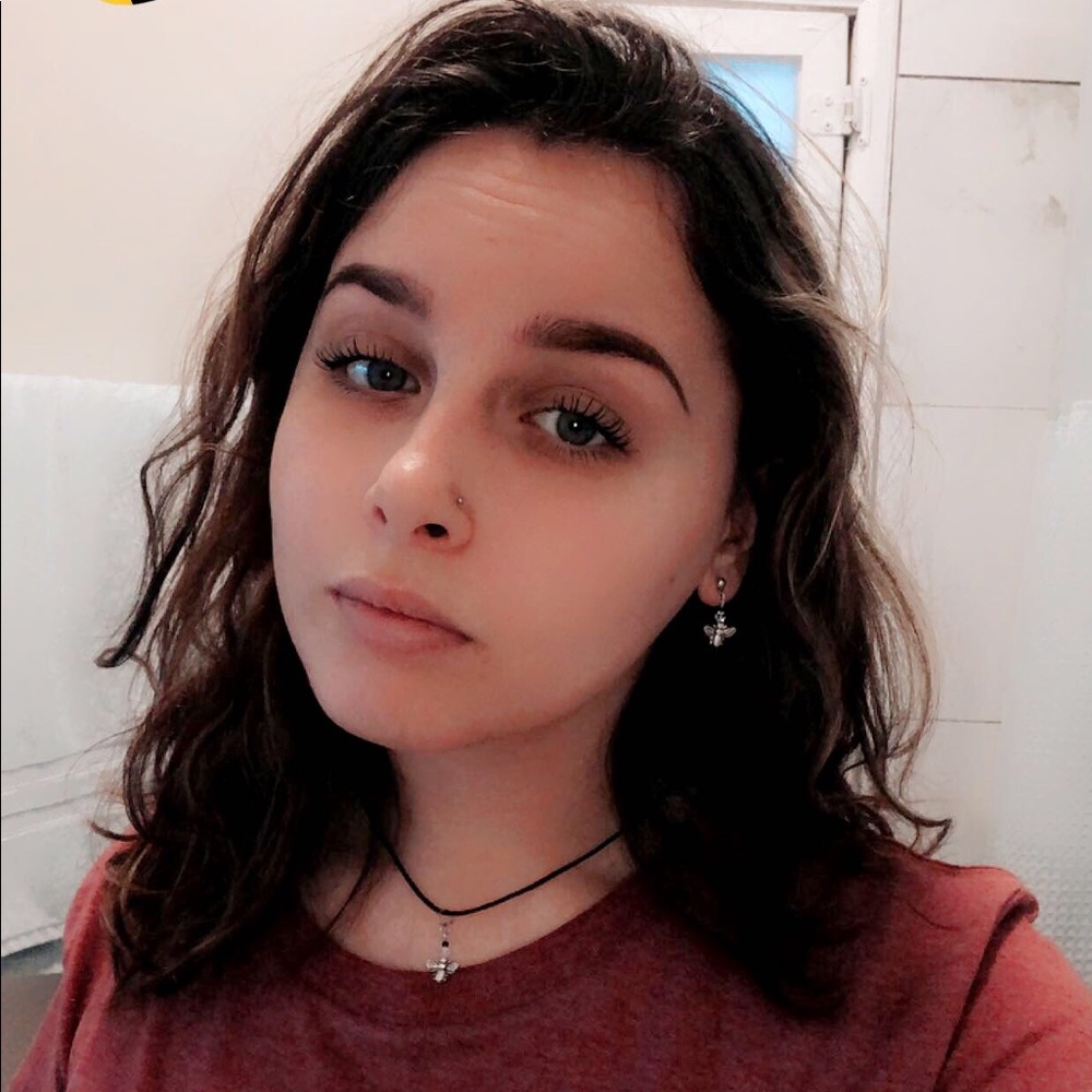 Meet your Posher, Olivia